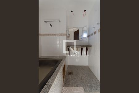 Apartamento para alugar com 70m², 2 quartos e 1 vaga Apartamento para alugar com 70m², 2 quartos e 1 vagaBanheiro Corredor