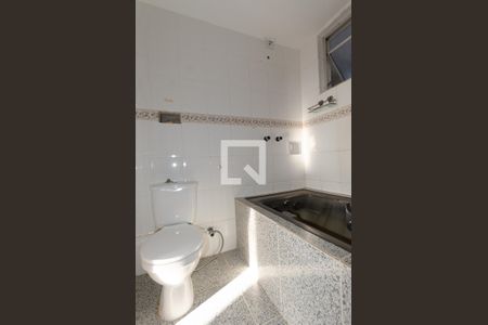 Apartamento para alugar com 70m², 2 quartos e 1 vaga Apartamento para alugar com 70m², 2 quartos e 1 vagaBanheiro Corredor