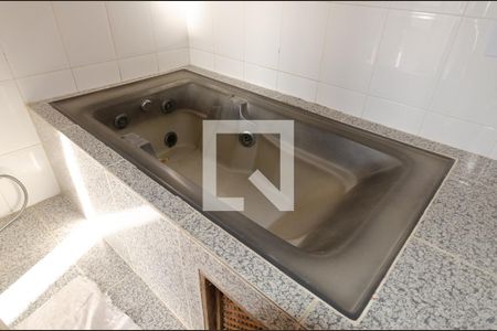 Apartamento para alugar com 70m², 2 quartos e 1 vaga Apartamento para alugar com 70m², 2 quartos e 1 vagaDetalhe do banheiro