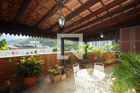 Apartamento à venda com 421m², 4 quartos e 3 vagasCobertura