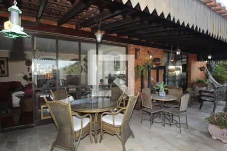 Apartamento à venda com 421m², 4 quartos e 3 vagasCobertura