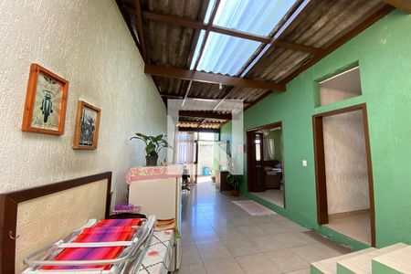 Casa à venda com 130m², 4 quartos e 2 vagasÁrea Externa