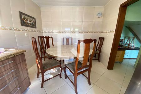 Casa à venda com 130m², 4 quartos e 2 vagasMesa de Jantar