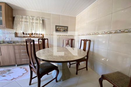 Casa à venda com 130m², 4 quartos e 2 vagasMesa de Jantar