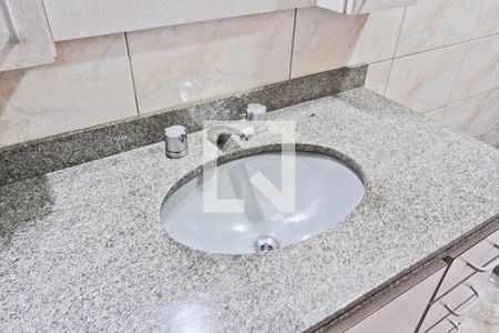 Casa à venda com 300m², 4 quartos e 6 vagas Casa à venda com 300m², 4 quartos e 6 vagasBanheiro