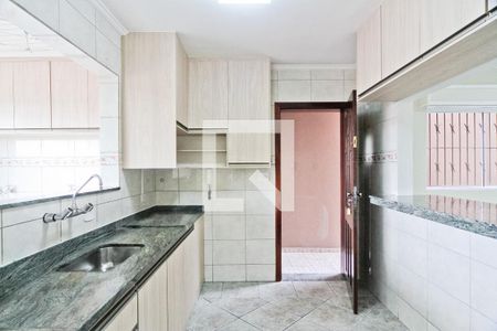 Casa à venda com 300m², 4 quartos e 6 vagas Casa à venda com 300m², 4 quartos e 6 vagasCozinha