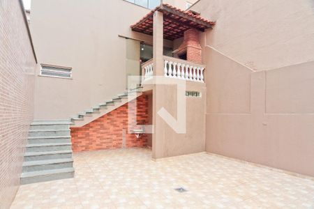 Casa à venda com 300m², 4 quartos e 6 vagas Casa à venda com 300m², 4 quartos e 6 vagasQuintal