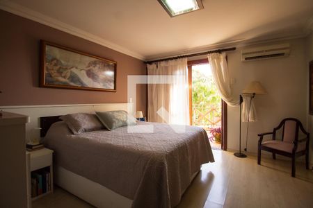 Casa de condomínio à venda com 174m², 4 quartos e 3 vagas Suite