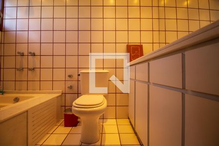 Casa de condomínio à venda com 174m², 4 quartos e 3 vagasBanheiro