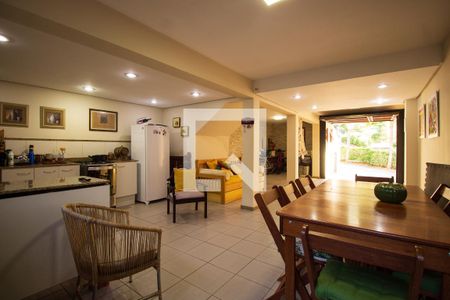 Casa de condomínio à venda com 174m², 4 quartos e 3 vagasÁrea Gourmet