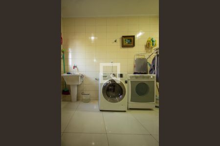 Casa de condomínio à venda com 174m², 4 quartos e 3 vagasÁrea de Serviço