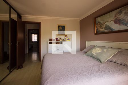 Casa de condomínio à venda com 174m², 4 quartos e 3 vagas Suite