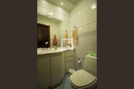 Casa de condomínio à venda com 174m², 4 quartos e 3 vagasBanheiro