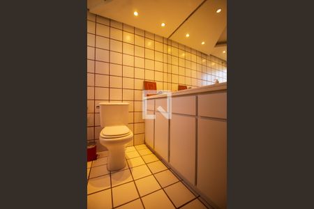 Casa de condomínio à venda com 174m², 4 quartos e 3 vagasBanheiro