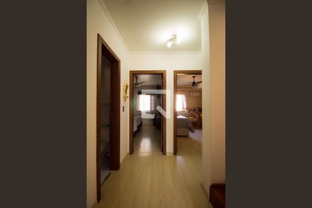 Casa de condomínio à venda com 174m², 4 quartos e 3 vagasCorredor