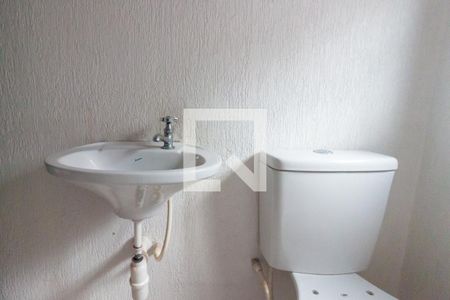 Lavabo de casa para alugar com 3 quartos, 105m² em Jardim Ester Yolanda, São Paulo