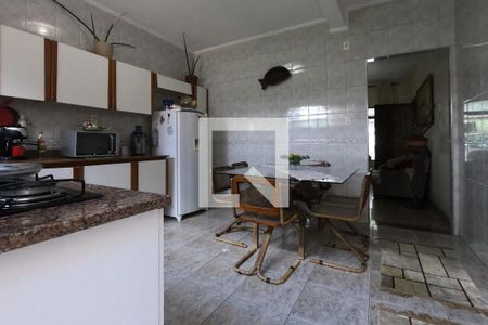 Casa à venda com 198m², 2 quartos e 2 vagasCozinha