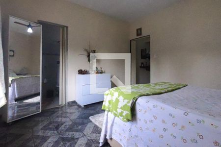 Casa à venda com 198m², 2 quartos e 2 vagasSuíte 