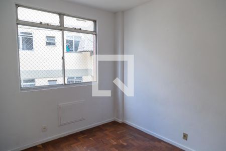 Quarto 1 de apartamento para alugar com 2 quartos, 60m² em Mangueira, São Gonçalo