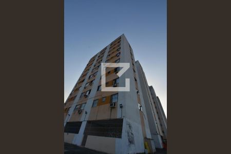 Apartamento para alugar com 70m², 2 quartos e sem vagaFachada