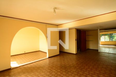 Sala de casa para alugar com 4 quartos, 256m² em Penha, Rio de Janeiro