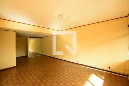 Sala de casa para alugar com 4 quartos, 256m² em Penha, Rio de Janeiro