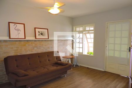 Sala de casa de condomínio para alugar com 2 quartos, 72m² em Barra da Lagoa, Florianópolis