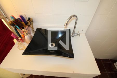 Banheiro de apartamento à venda com 1 quarto, 42m² em Centro, Campinas