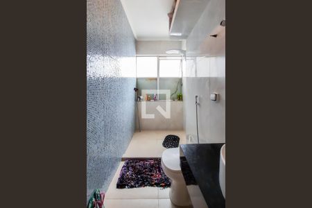 Apartamento à venda com 90m², 2 quartos e 1 vaga Apartamento à venda com 90m², 2 quartos e 1 vagaBanheiro