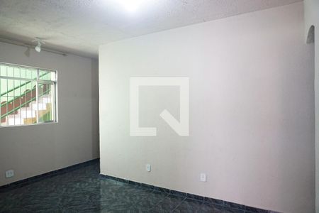 Sala de casa à venda com 3 quartos, 200m² em Jardim Artur Alvim, São Paulo