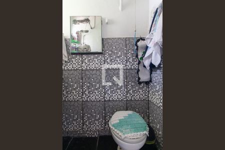 Casa à venda com 318m², 5 quartos e 4 vagasBanheiro