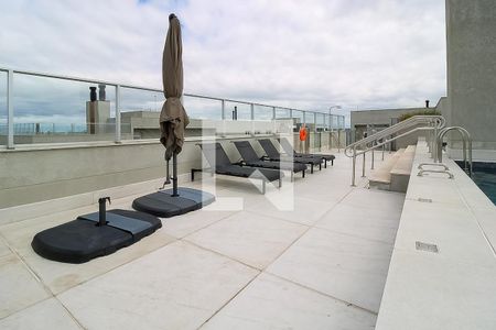 Studio para alugar com 38m², 1 quarto e 1 vaga Studio para alugar com 38m², 1 quarto e 1 vagaÁrea comum - Piscina