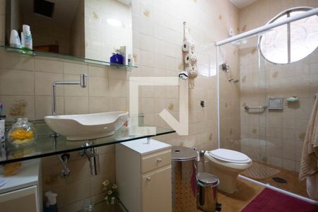 Casa à venda com 165m², 3 quartos e 1 vaga Casa à venda com 165m², 3 quartos e 1 vagaBanheiro Corredor