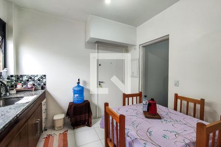 Apartamento à venda com 105m², 3 quartos e 2 vagas Apartamento à venda com 105m², 3 quartos e 2 vagasCozinha