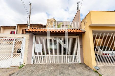 Casa para alugar com 180m², 3 quartos e 2 vagas Casa para alugar com 180m², 3 quartos e 2 vagasFachada