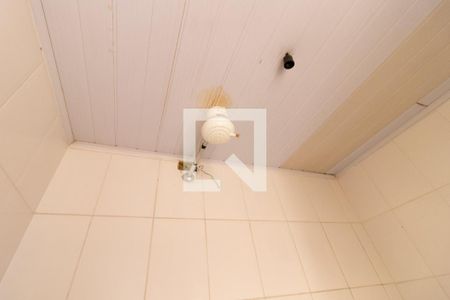 Casa à venda com 200m², 4 quartos e 2 vagasDetalhe Banheiro Edícula