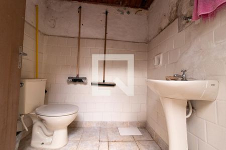 Casa à venda com 200m², 4 quartos e 2 vagasBanheiro de Serviço