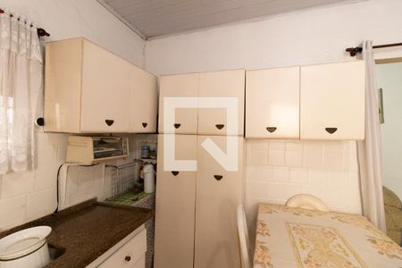 Casa à venda com 200m², 4 quartos e 2 vagasCozinha - Armários