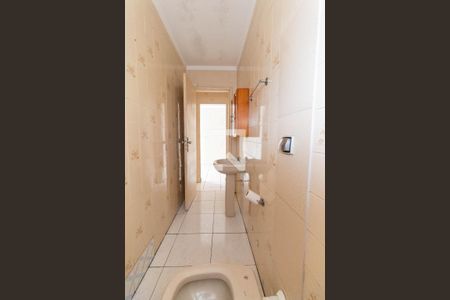 Casa para alugar com 80m², 2 quartos e sem vaga Casa para alugar com 80m², 2 quartos e sem vagaBanheiro
