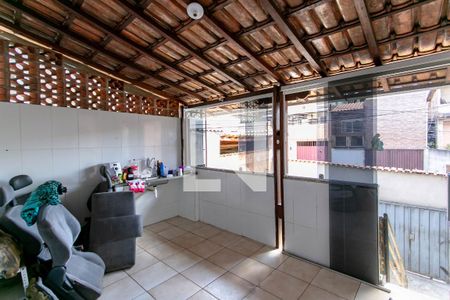 Casa à venda com 180m², 5 quartos e 2 vagas Casa à venda com 180m², 5 quartos e 2 vagasCasa 2- Cozinha