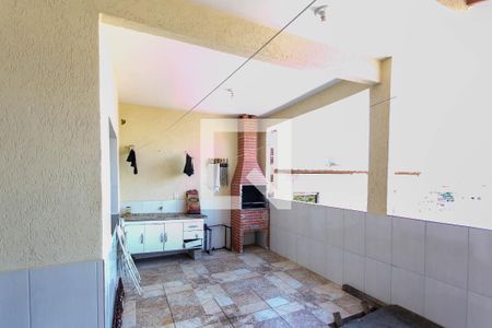 Casa à venda com 180m², 5 quartos e 2 vagas Casa à venda com 180m², 5 quartos e 2 vagasVaranda