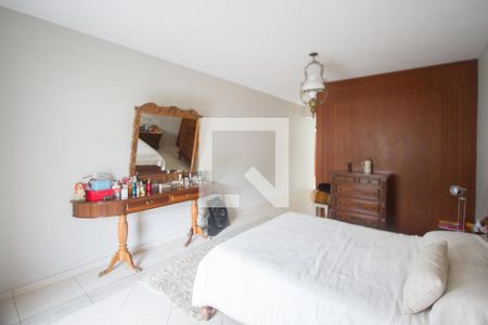 Casa à venda com 400m², 4 quartos e 4 vagasSuíte 2