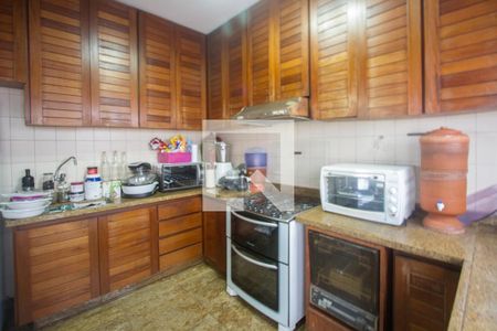 Casa à venda com 400m², 4 quartos e 4 vagasCozinha