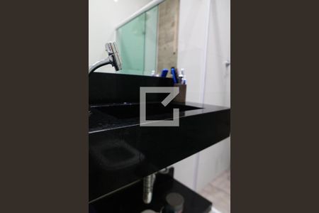 Casa à venda com 100m², 4 quartos e 2 vagasBanheiro Suíte 1