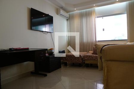 Casa à venda com 100m², 4 quartos e 2 vagasSala