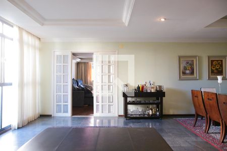 Apartamento à venda com 176m², 3 quartos e 2 vagas Apartamento à venda com 176m², 3 quartos e 2 vagasSala