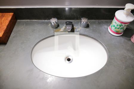 Apartamento à venda com 176m², 3 quartos e 2 vagas Apartamento à venda com 176m², 3 quartos e 2 vagasBanheiro da Suite