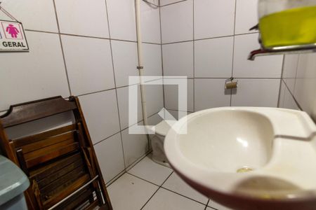 Casa à venda com 330m², 5 quartos e 2 vagasBanheiro Salão comercial