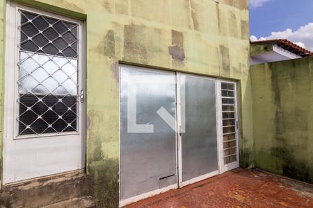 Casa à venda com 330m², 5 quartos e 2 vagasFachada