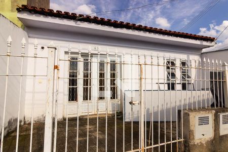 Casa à venda com 330m², 5 quartos e 2 vagasFachada